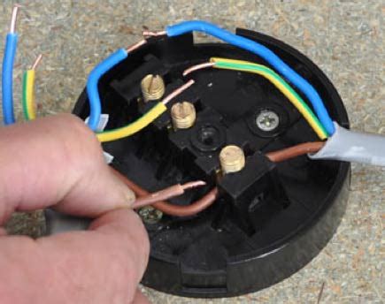 how to connect 8 3 wire in junction box|3 terminal junction box wiring.